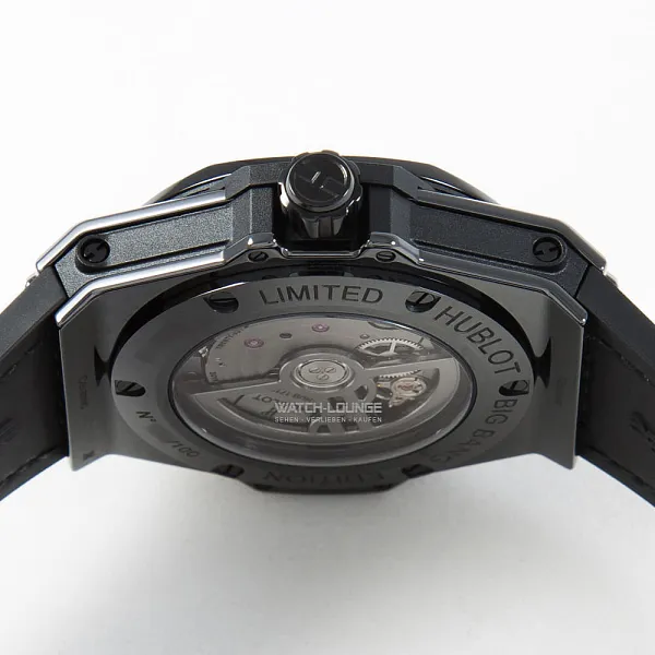 02094_watchlounge_lo.jpg