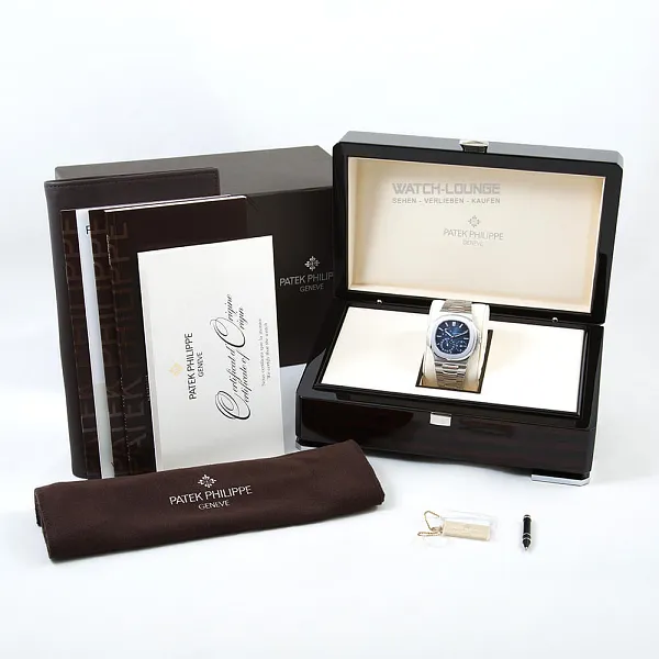 02650_watchlounge_lo.jpg