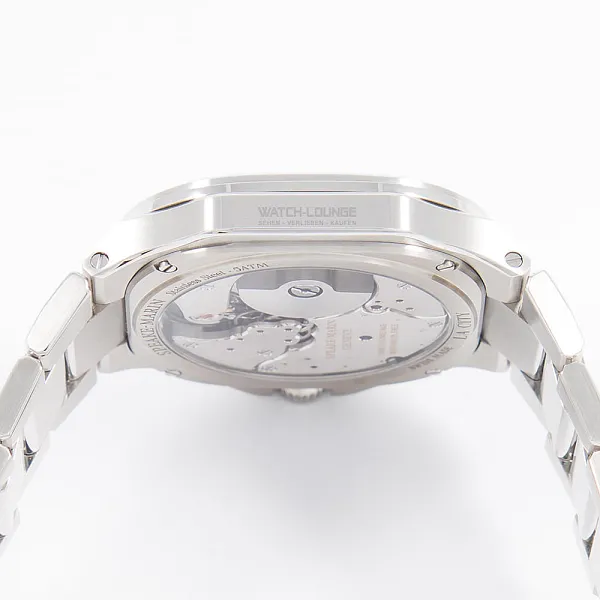 06254_watchlounge_lo.jpg