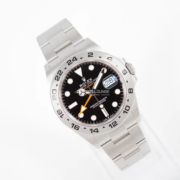 06403_watchlounge_lo_1.jpg
