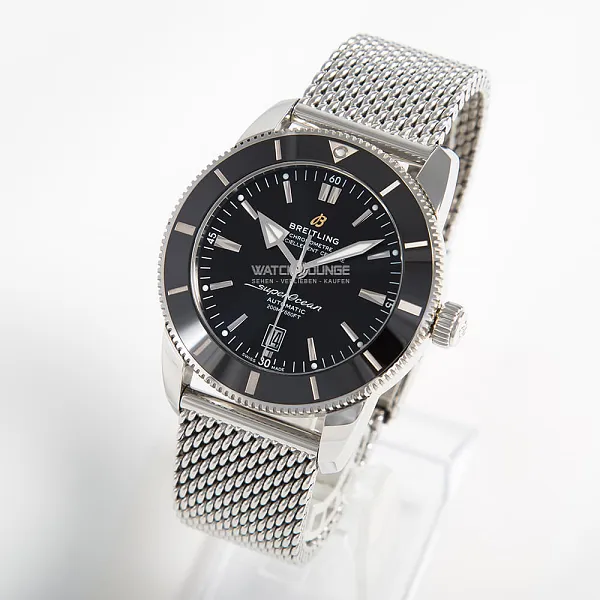07128_watchlounge_lo.jpg
