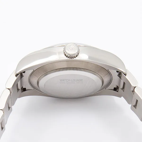 08861_watchlounge_lo.jpg
