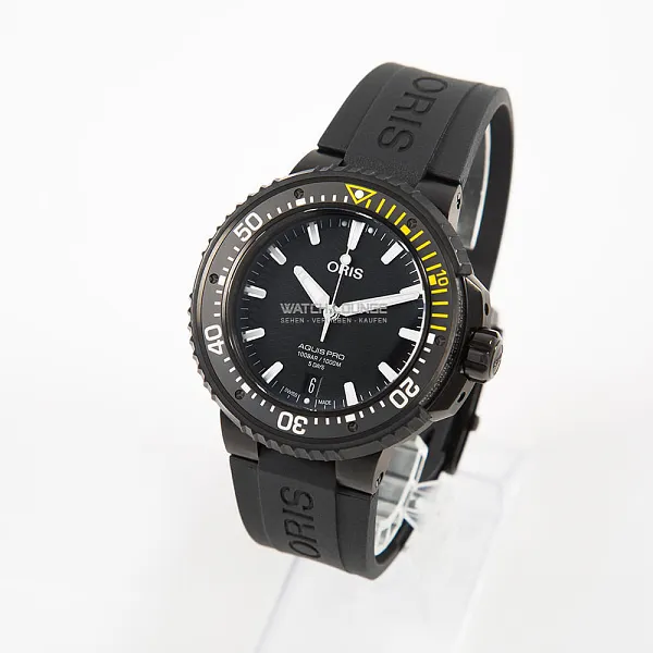 08923_watchlounge_lo.jpg