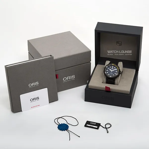 08928_watchlounge_lo.jpg