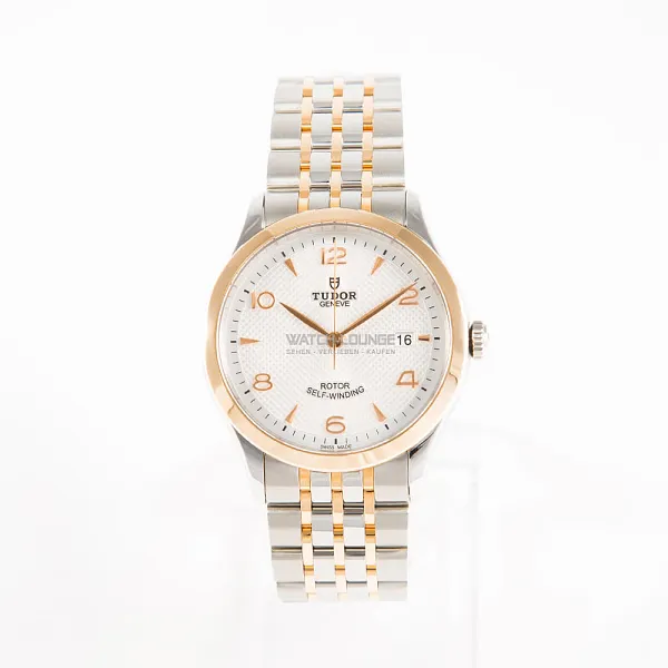 09722_watchlounge_lo.jpg