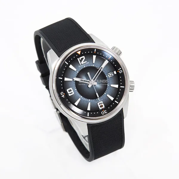 12034_watchlounge_lo.jpg