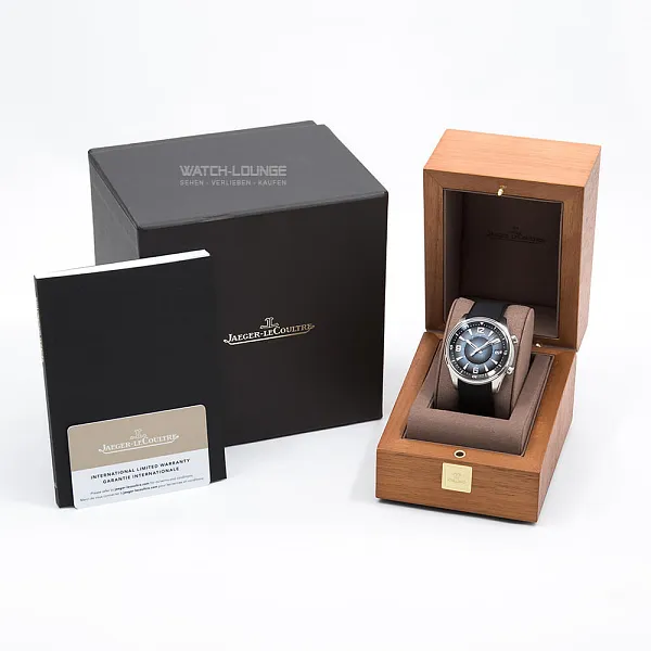 12041_watchlounge_lo.jpg