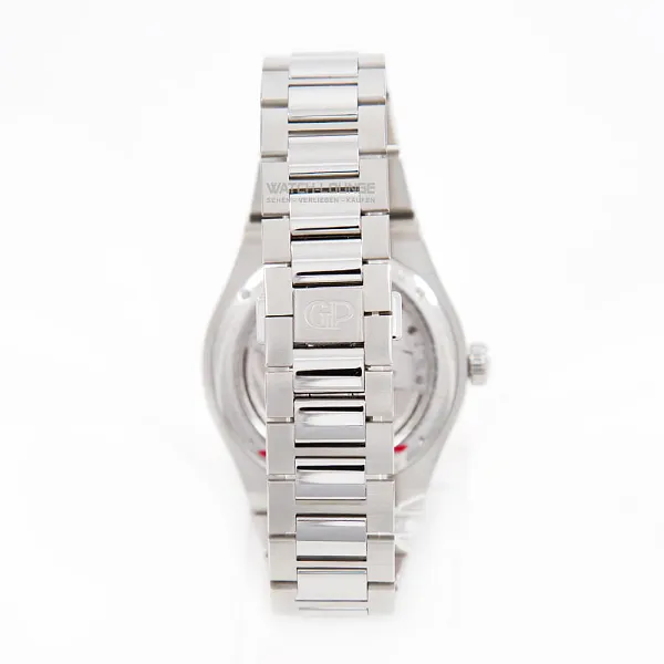 12938_watchlounge_lo.jpg