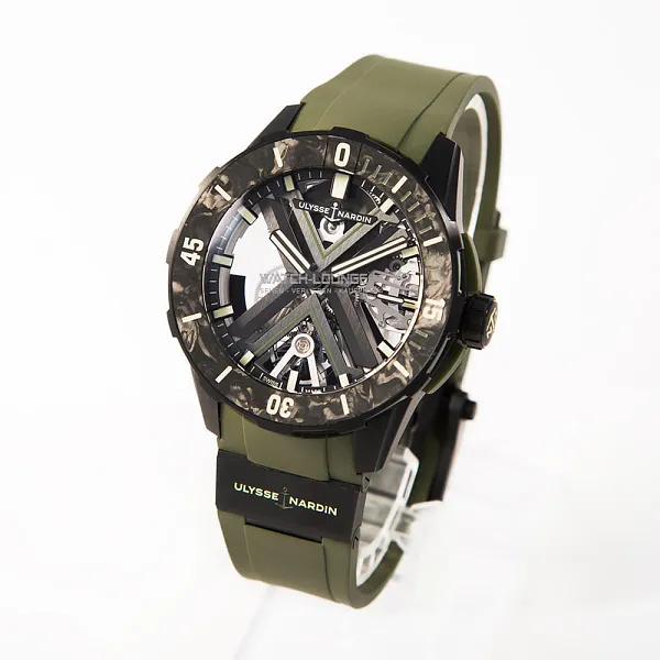 13017_watchlounge_lo.jpg