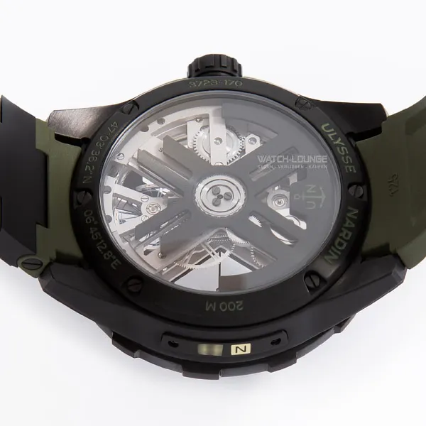 13020_watchlounge_lo.jpg