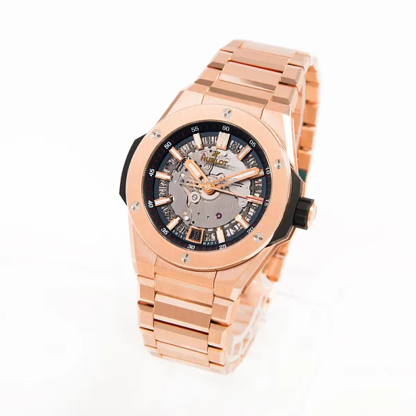 13040_watchlounge_lo.jpg