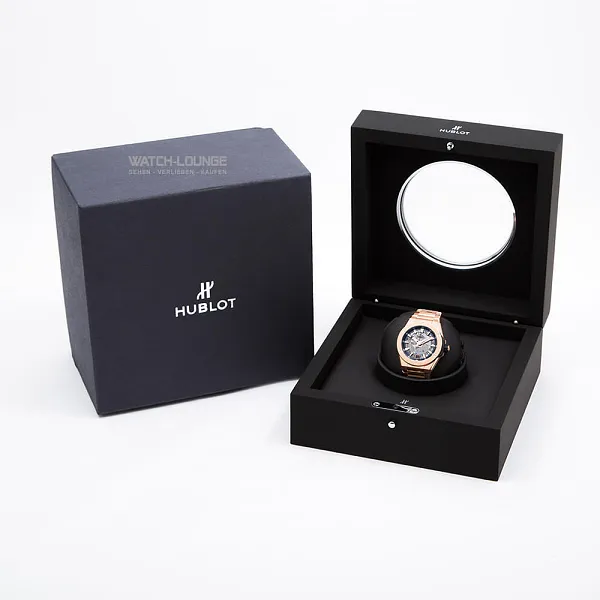 13046_watchlounge_lo.jpg