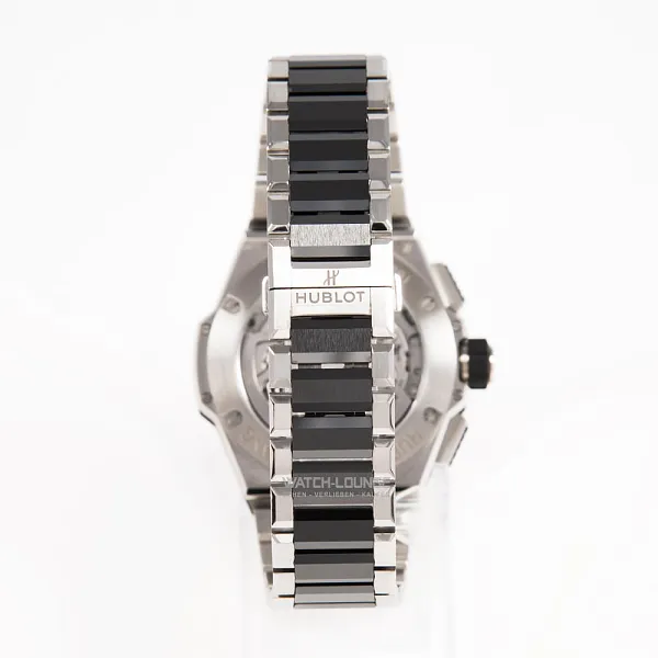 13056_watchlounge_lo.jpg