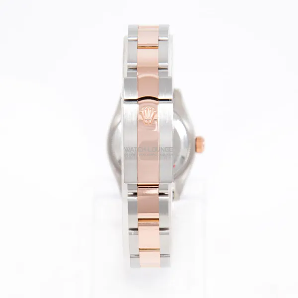 13501_watchlounge_lo.jpg