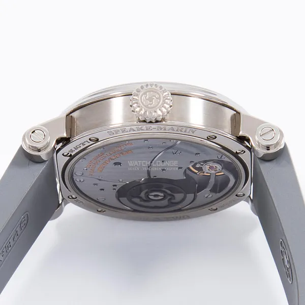 13542_watchlounge_lo.jpg