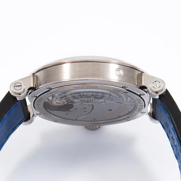 13554_watchlounge_lo.jpg