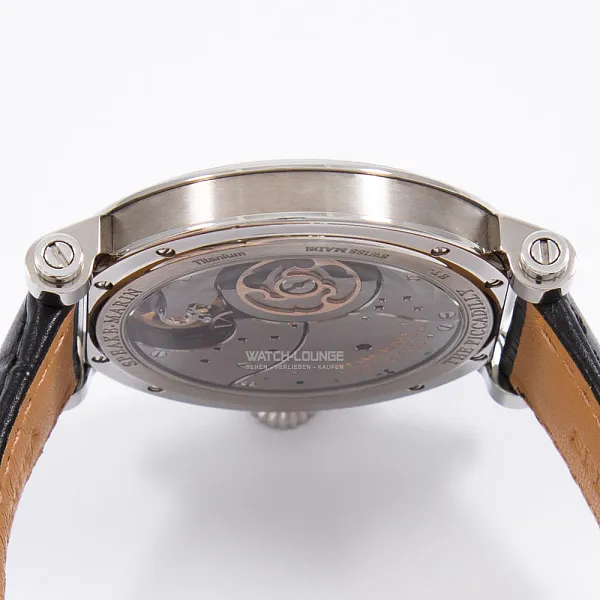 13598_watchlounge_lo.jpg