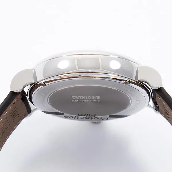 13676_watchlounge_lo.jpg