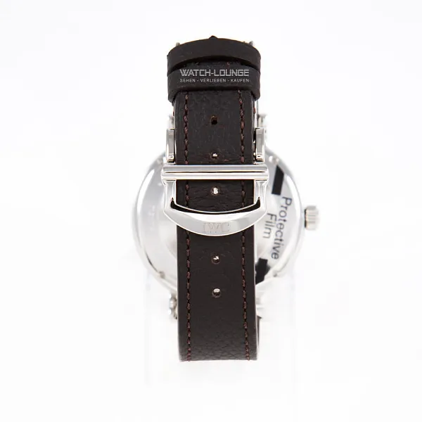 13678_watchlounge_lo.jpg