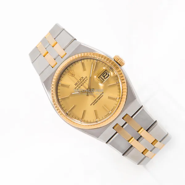 13691_watchlounge_lo.jpg