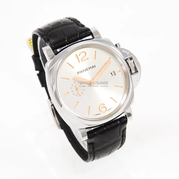 13759_watchlounge_lo.jpg