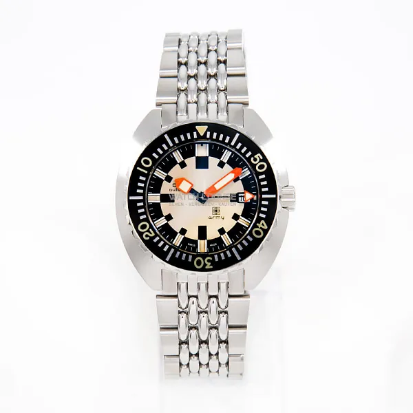 14120_watchlounge_lo.jpg