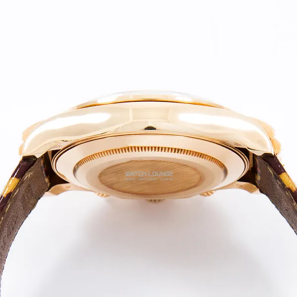 14191_watchlounge_lo.jpg