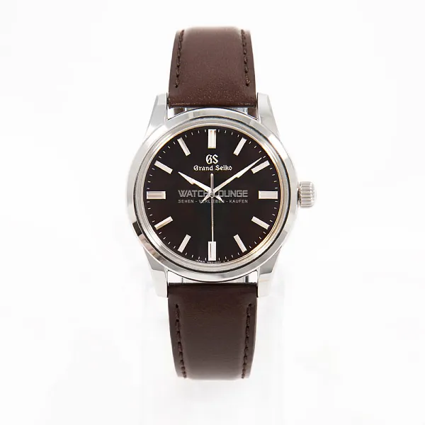 14268_watchlounge_lo.jpg