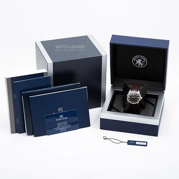 14276_watchlounge_lo.jpg