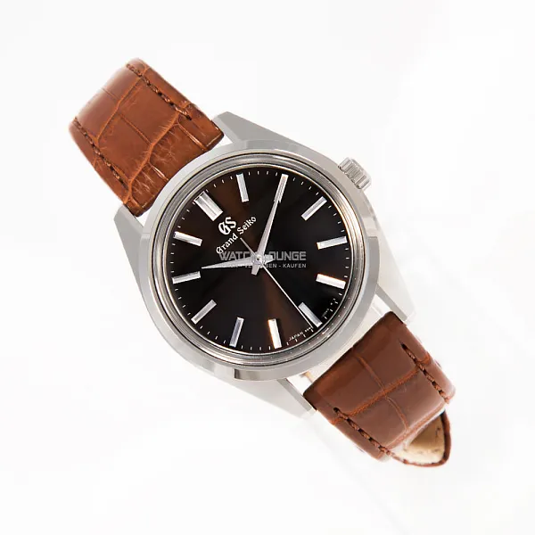 14279_watchlounge_lo.jpg