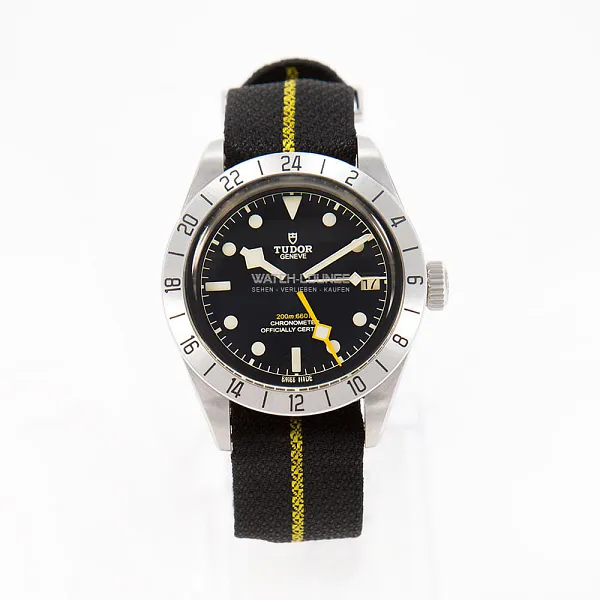 14304_watchlounge_lo.jpg