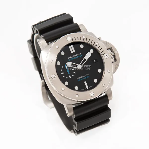14315_watchlounge_lo.jpg