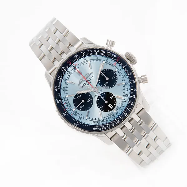 14370_watchlounge_lo.jpg
