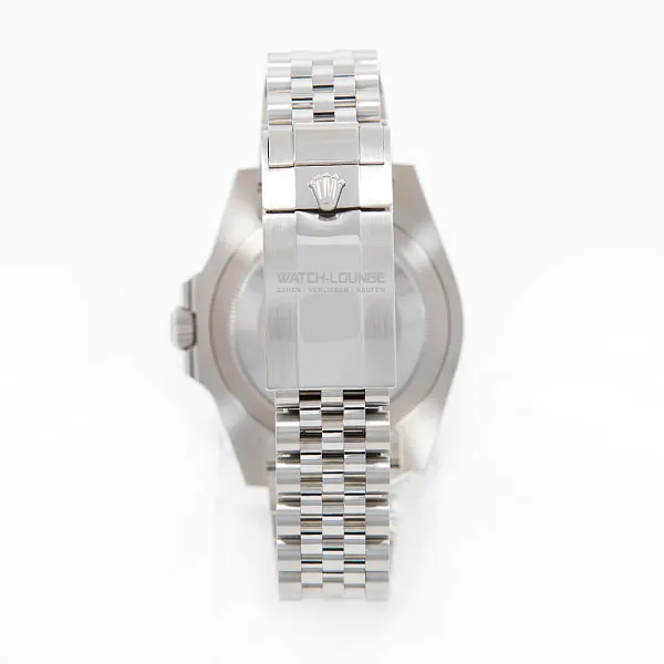 14429_watchlounge_lo.jpg