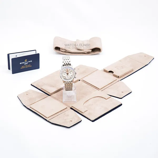 14489_watchlounge_lo.jpg
