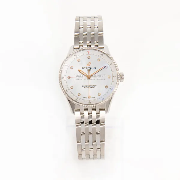 14504_watchlounge_lo.jpg