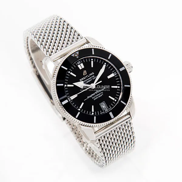 14516_watchlounge_lo.jpg