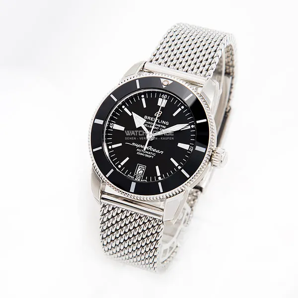 14517_watchlounge_lo.jpg
