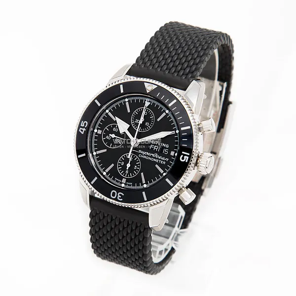 14541_watchlounge_lo.jpg