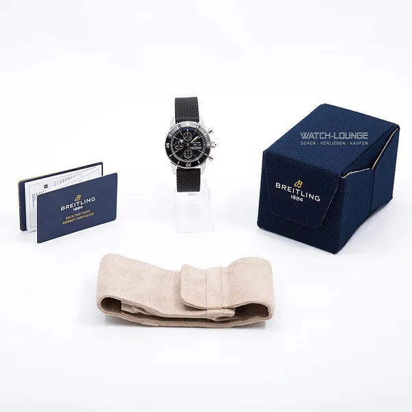 14547_watchlounge_lo.jpg