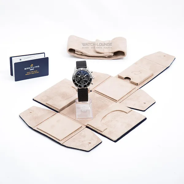 14548_watchlounge_lo.jpg