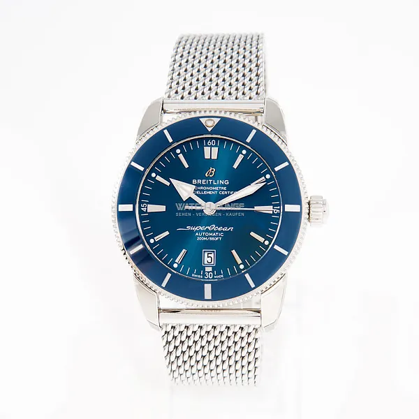 14551_watchlounge_lo.jpg