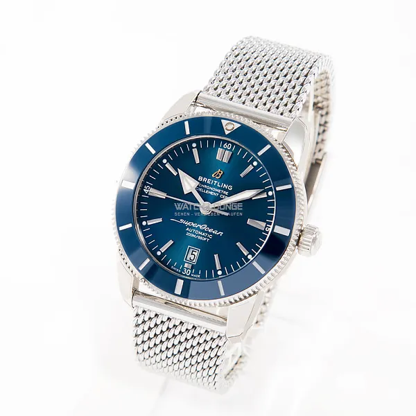 14553_watchlounge_lo.jpg