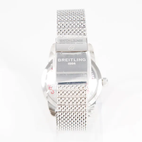 14558_watchlounge_lo.jpg