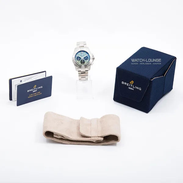 14583_watchlounge_lo.jpg